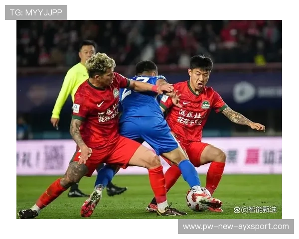 成都蓉城前场密集配合，创造出射门机会